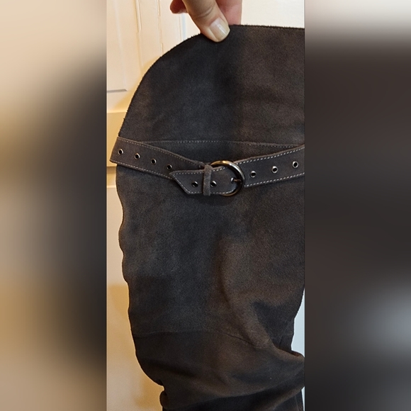 Boots - Picture 2 of 5